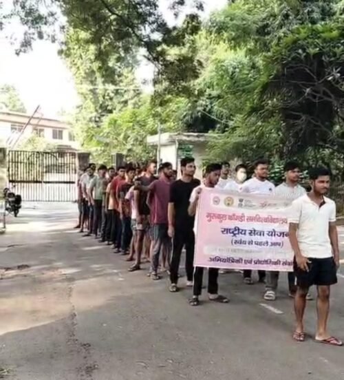 गांधी जयंती एवं लाल बहादुर शास्त्री जयंती पर गुरुकुल कांगड़ी ने निकाली स्वच्छता जागरूकता रैली