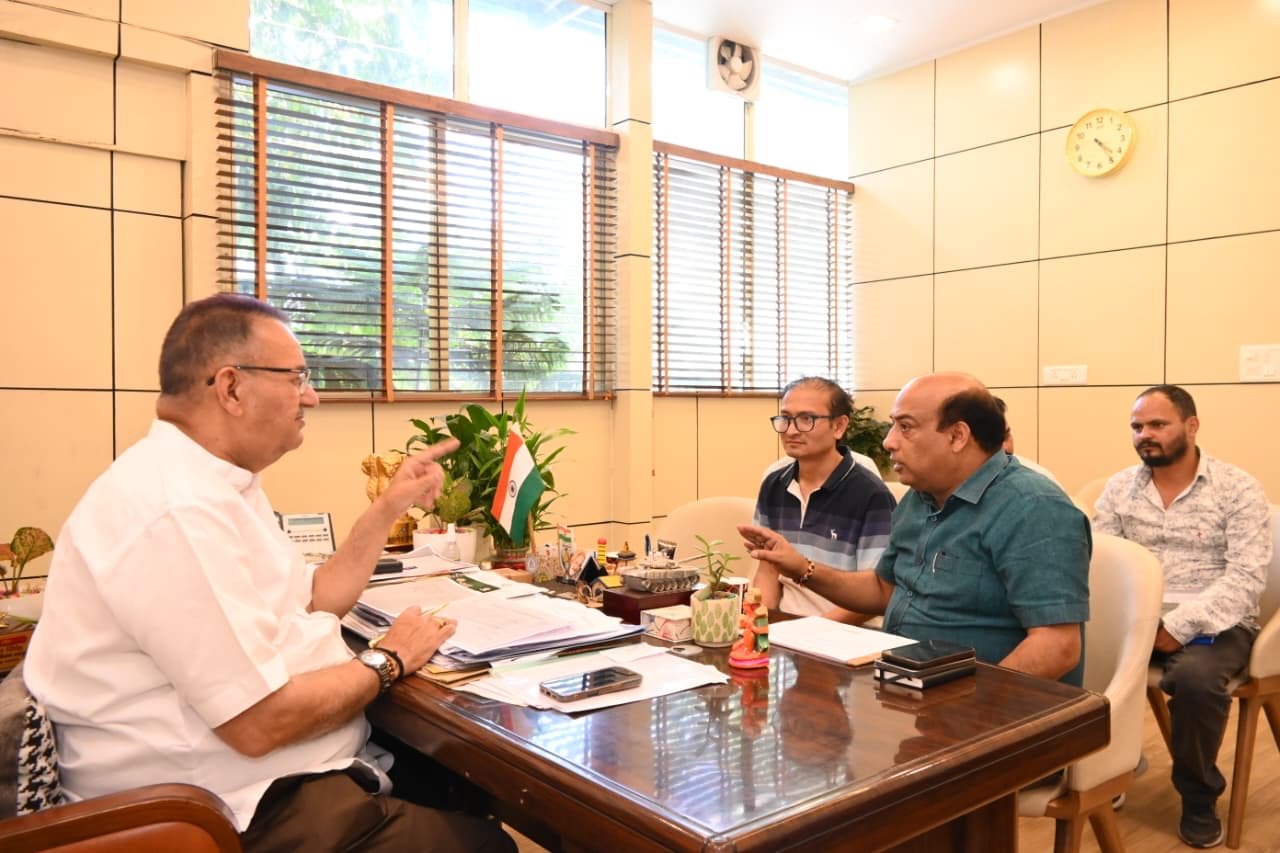 कैबिनेट मंत्री गणेश जोशी ने मसूरी विधानसभा क्षेत्र के विकास कार्यों की समीक्षा, समयसीमा में कार्य पूर्ण करने के दिए निर्देश