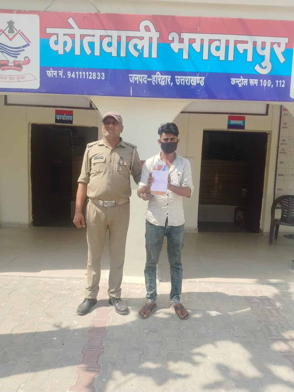 होटल/ढाबों में अवैध रूप से शराब परोसने वाले दो ढाबा मालिक पुलिस ने दबोचे