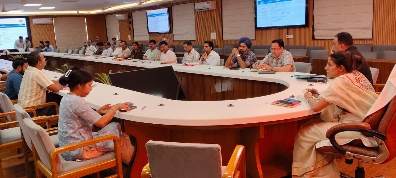 मेलाधिकारी ने कहा कार्यों में देरी पर होगी कार्रवाई, समयबद्ध ढंग से योजनाएं पूरी करने के निर्देश*