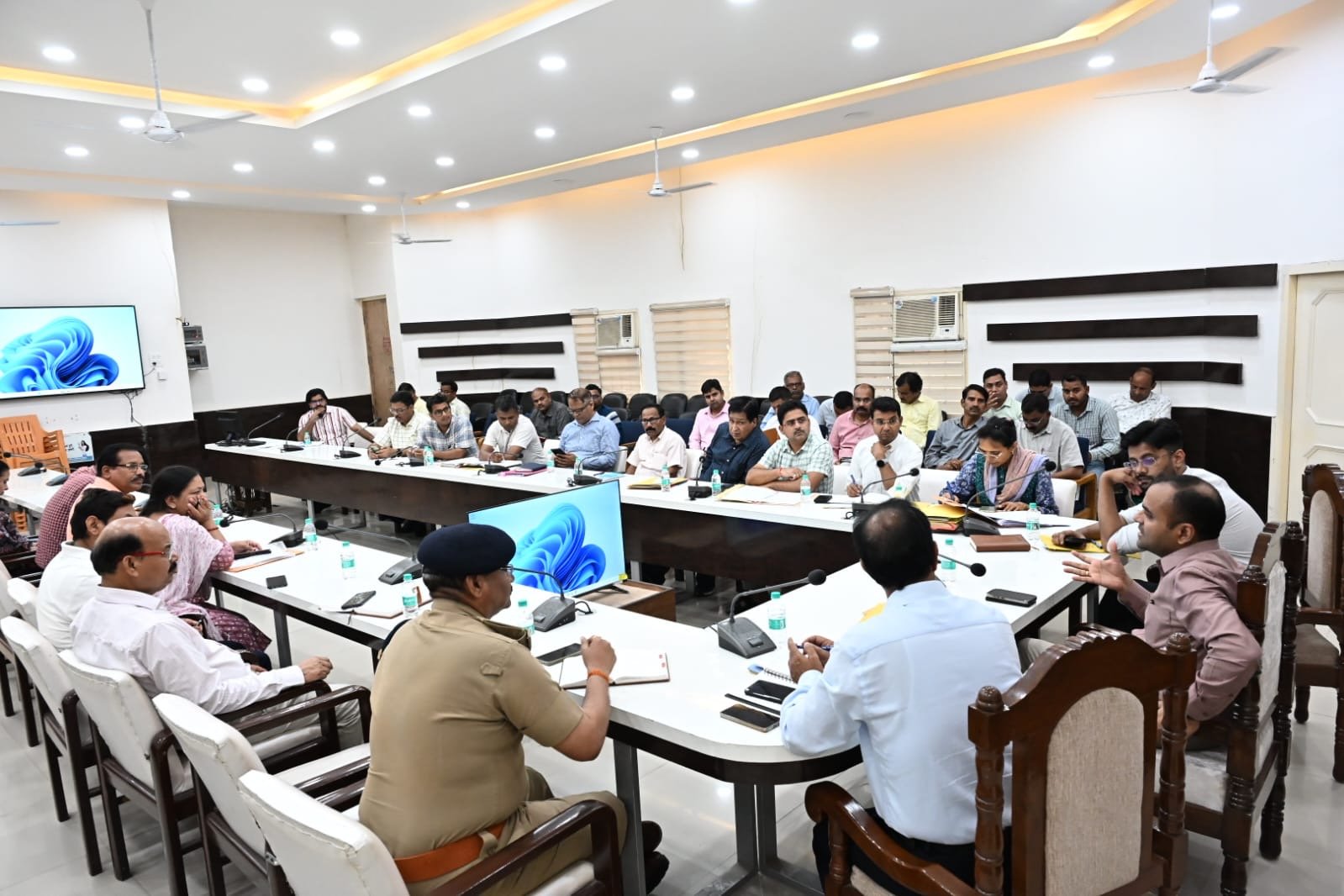 विशेष गहन पुनरीक्षण कार्यक्रम के सफल क्रियान्वयन हेतु जिला स्तर पर तैयारियां तेज
