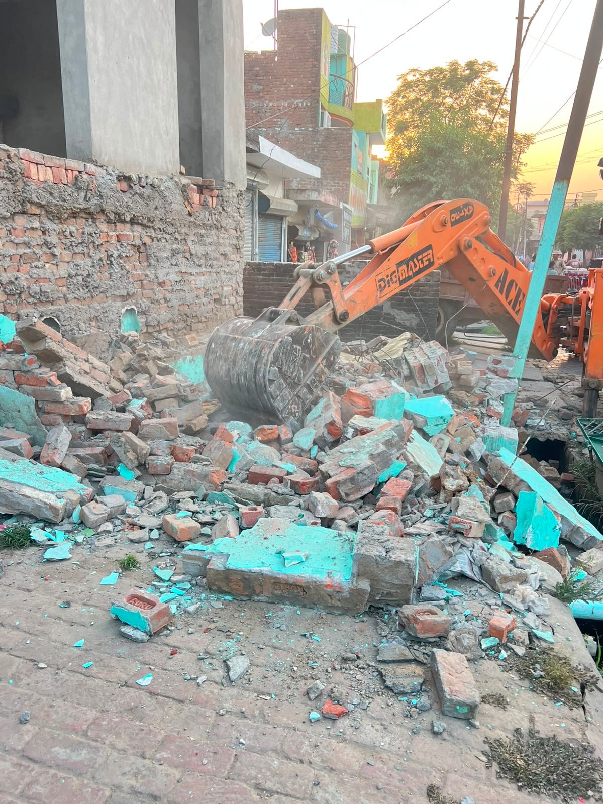 सरकारी भूमि पर अवैध अतिक्रमण के खिलाफ प्रशासन द्वारा निरंतर की जा रही है कार्यवाही