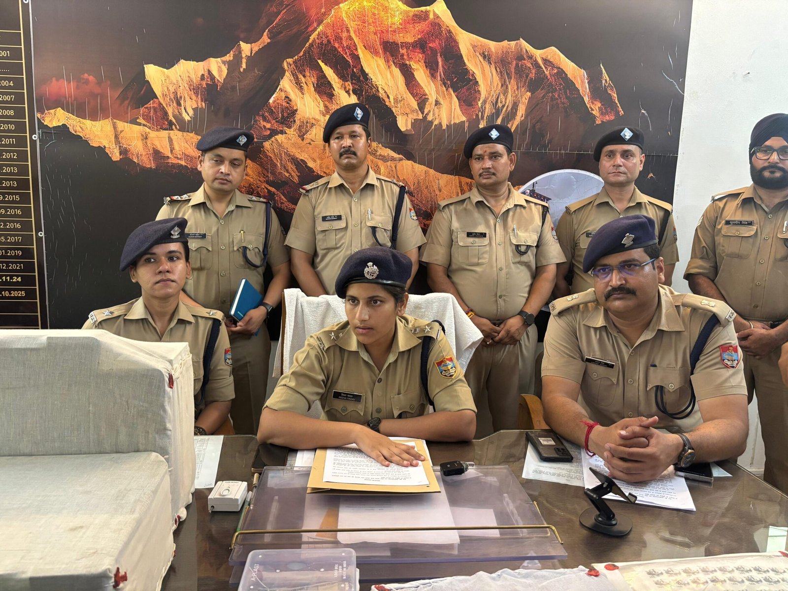 50 हजार रुपये के छपे जाली नोट, लैपटॉप, प्रिंटर व अन्य उपकरण बरामद*