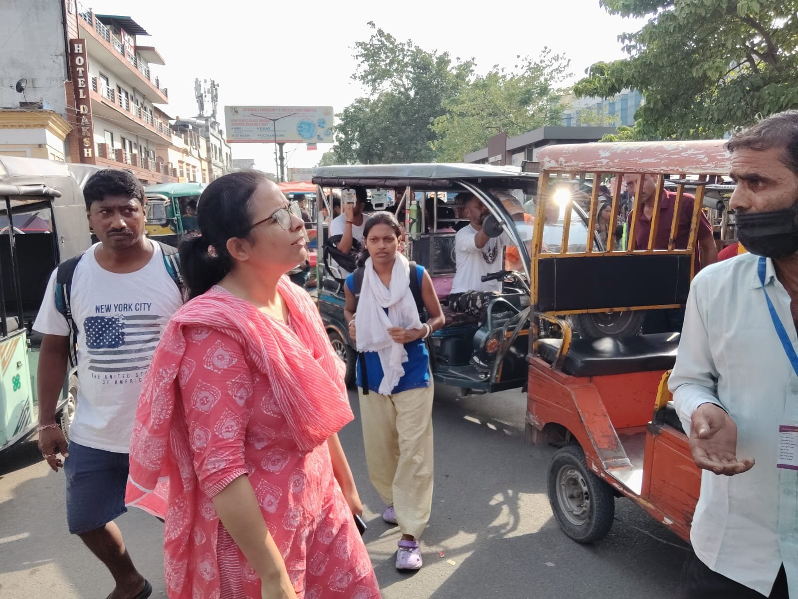 परिवहन विभाग की बड़ी कार्रवाई, बिना सत्यापन संचालित 50 से अधिक ई-रिक्शा सीज