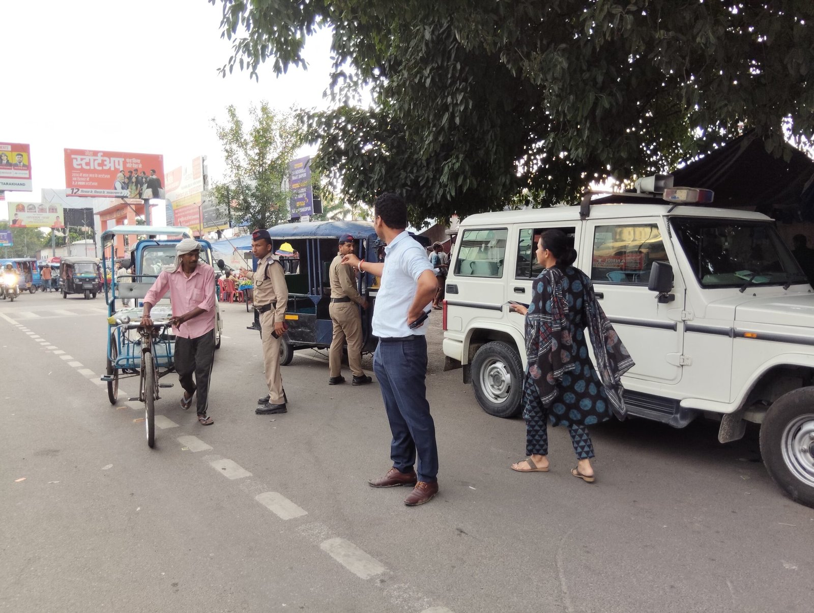 जिलाधिकारी के निर्देश पर परिवहन विभाग की बड़ी कार्रवाई: 7 ऑटो/विक्रम एवं 10 ई-रिक्शा सीज, 30 वाहनों के चालान