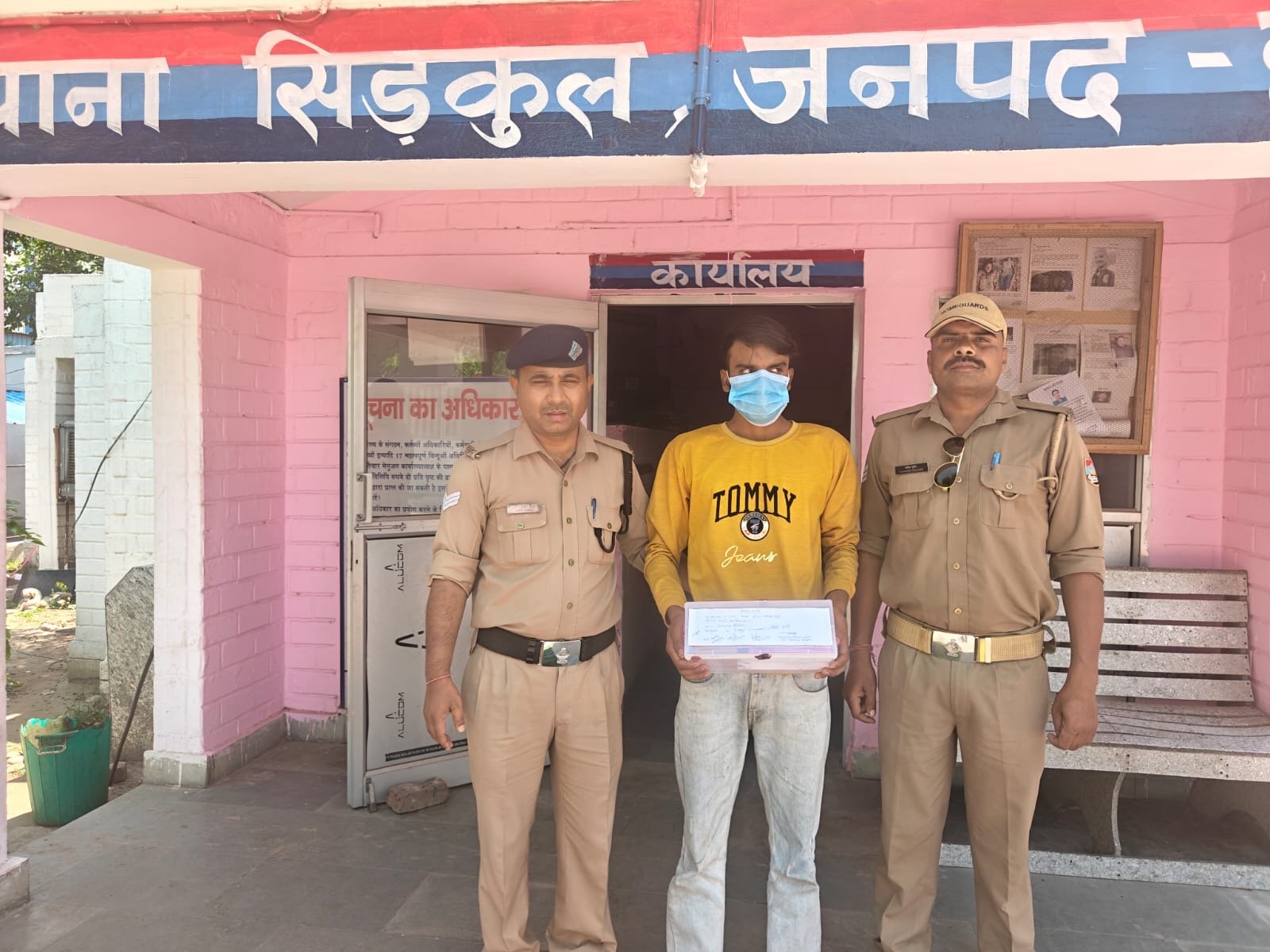 नशा तस्करों पर कार्यवाही जारी, 101 नशीले कैप्सूल्स के साथ एक दबोचा