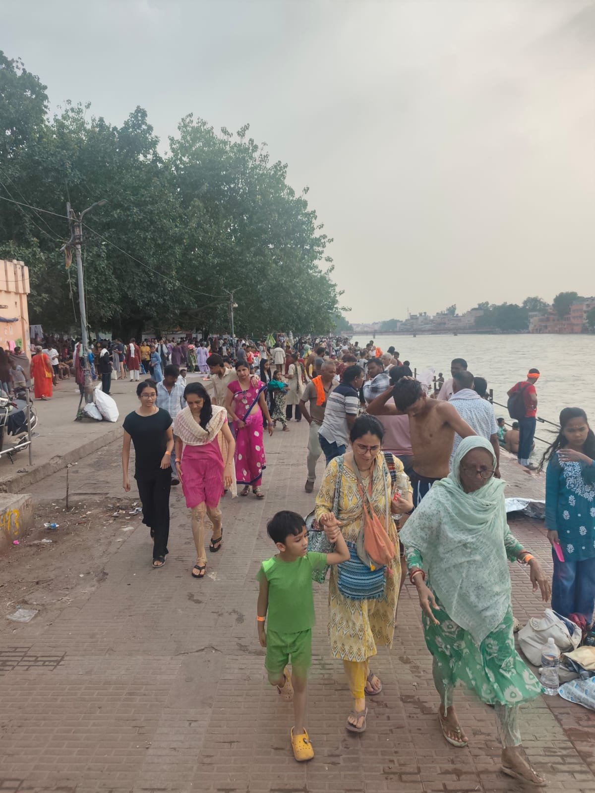 नगर निगम का अतिक्रमण हटाओ अभियान लाया रंग, रोडी बेलवाला क्षेत्र में यात्रियों को मिली बड़ी राहत