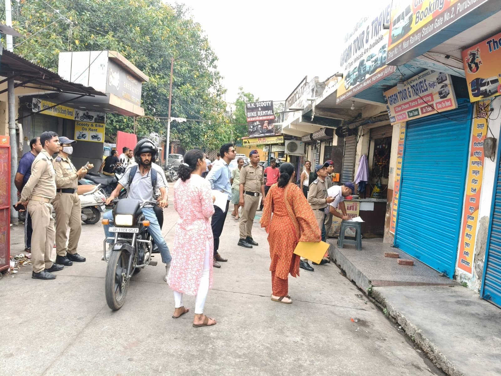हरिद्वार में बिना वैध अभिकर्ता अनुज्ञप्ति के संचालित ट्रैवल एजेंसियों एवं बुकिंग कार्यालयों के विरुद्ध परिवहन विभाग की सघन कार्यवाही