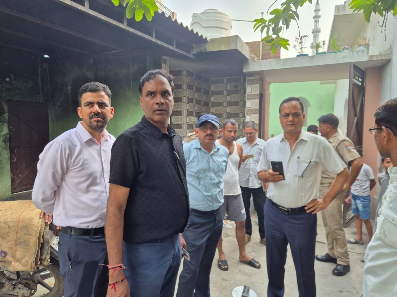 बिना वैध लाइसेंस संचालित खाद्य निर्माण इकाइयों पर प्रशासन की बड़ी कार्रवाई