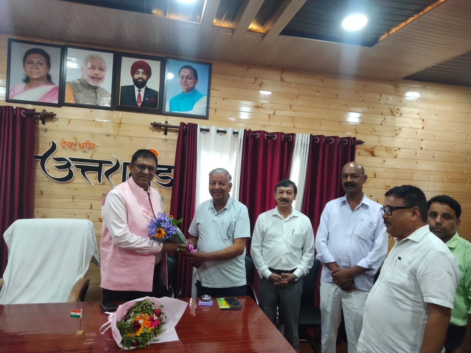 प्रबंध निदेशक यूपीसीएल ने किया चम्पावत का भ्रमण, विद्युत व्यवस्थाओं के सुदृढ़ीकरण को दिए आवश्यक निर्देश