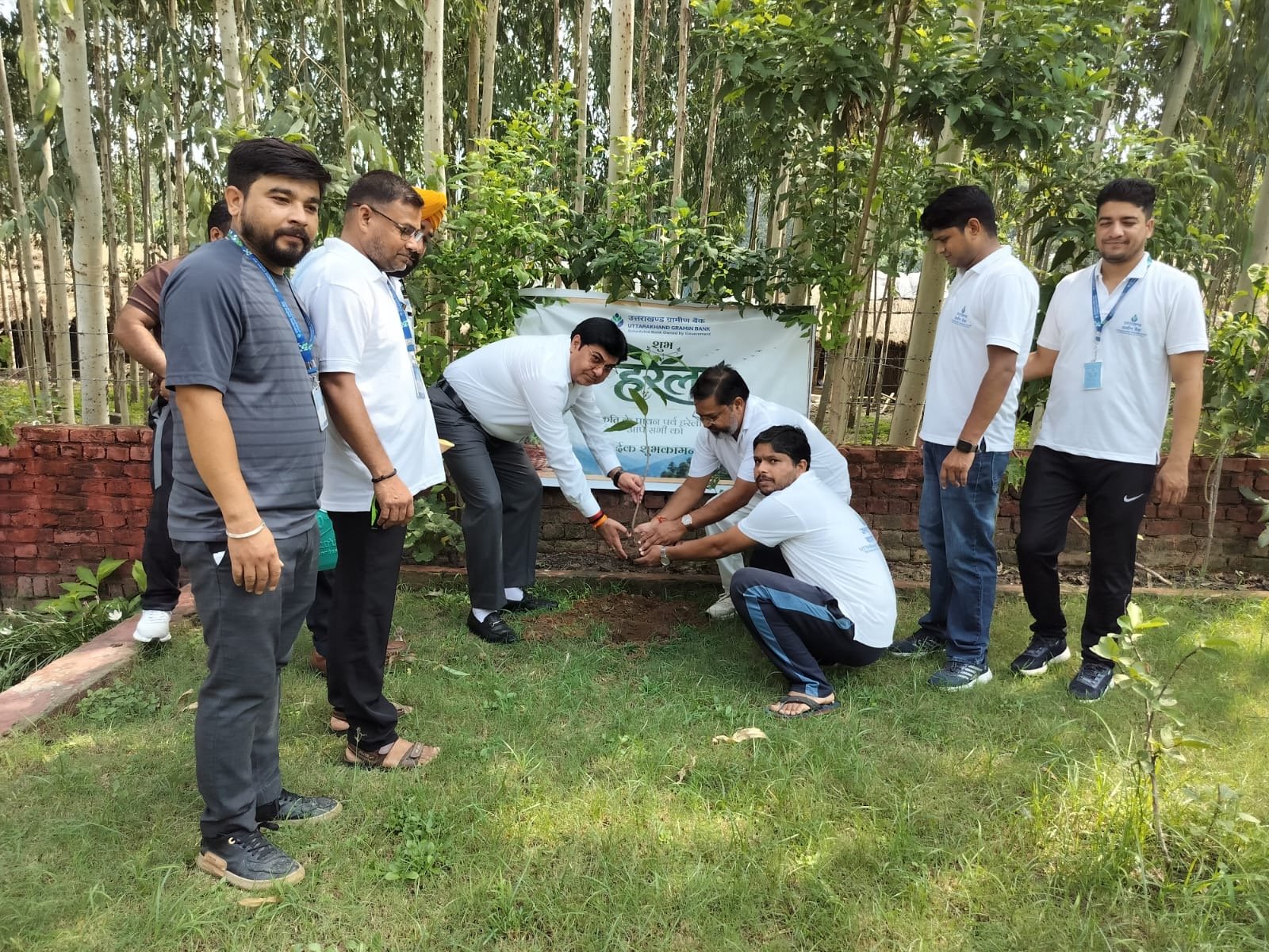 एचईसी कॉलेज में हरेला पर्व पर पौधारोपण कार्यक्रम