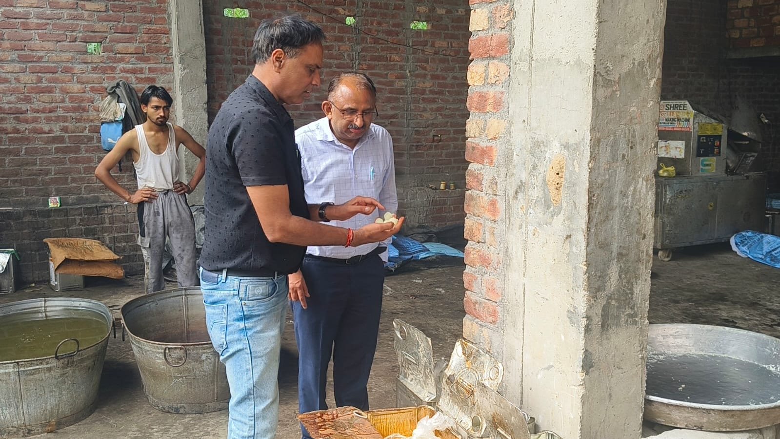 हरिद्वार में खाद्य सुरक्षा विभाग का सघन निरीक्षण अभियान जारी, 12 नमूने जांच के लिए भेजे गए
