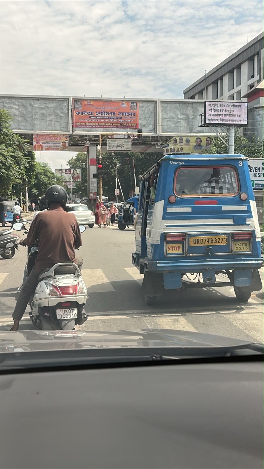 जनपद हरिद्वार में सघन प्रवर्तन एवं यातायात नियमों की जांच हेतु विशेष अभियान संचालित किया गया।