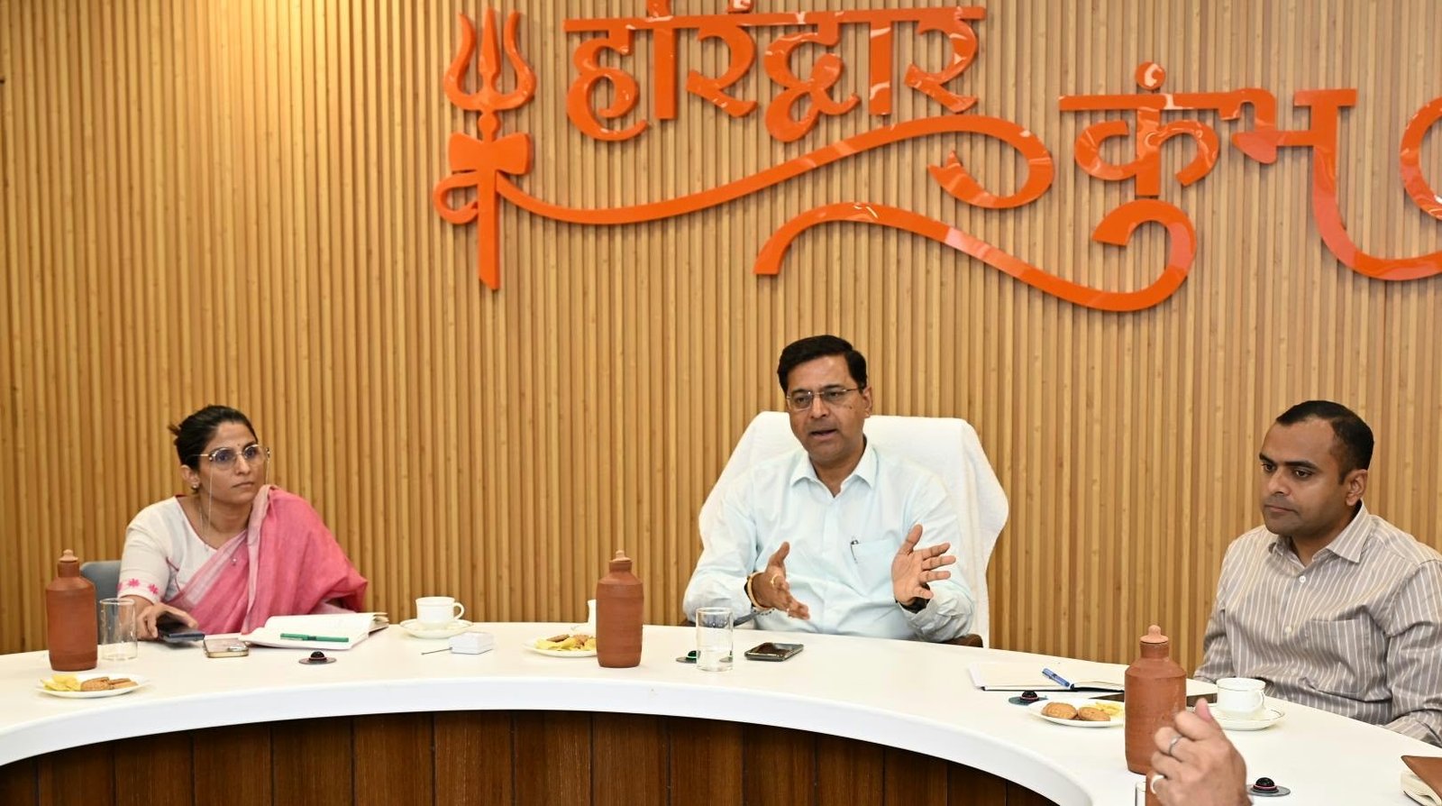 कुंभ क्षेत्र की सड़कों एवं पुलों से जुड़े सभी कार्य समयबद्धता और गुणवत्ता के साथ पूरे किए जाएं : सचिव लोनिवि