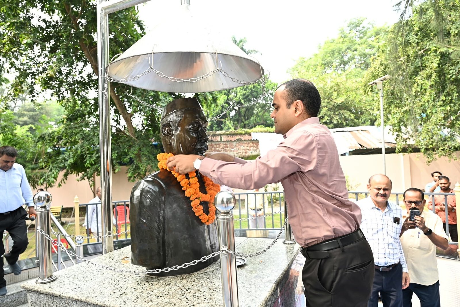 *पंडित गोविंद बल्लभ पंत की 139वीं जयंती पर जिलाधिकारी ने किया नमन